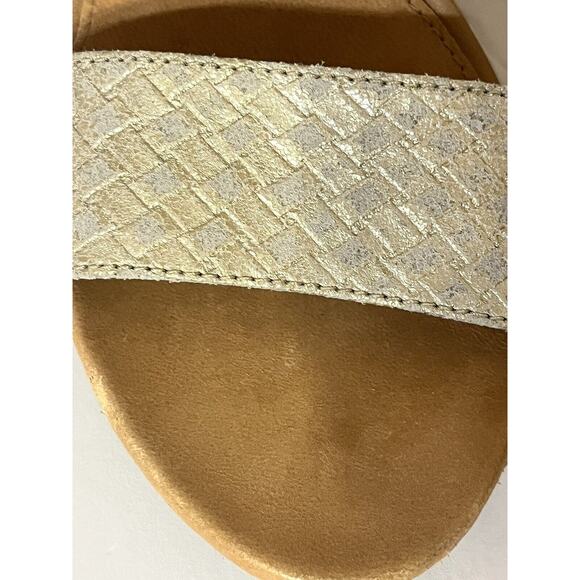 NEW UGG Char Wedge Ankle Sandals •6.5• Gold Beige Leather Woven - Picture 10 of 13
